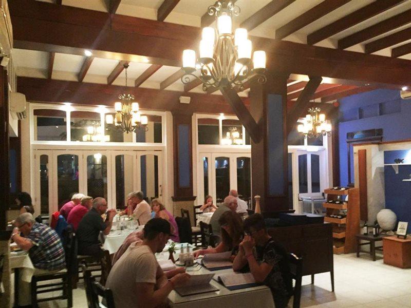 Tasmaria Aparthotel 파포스 외부 사진