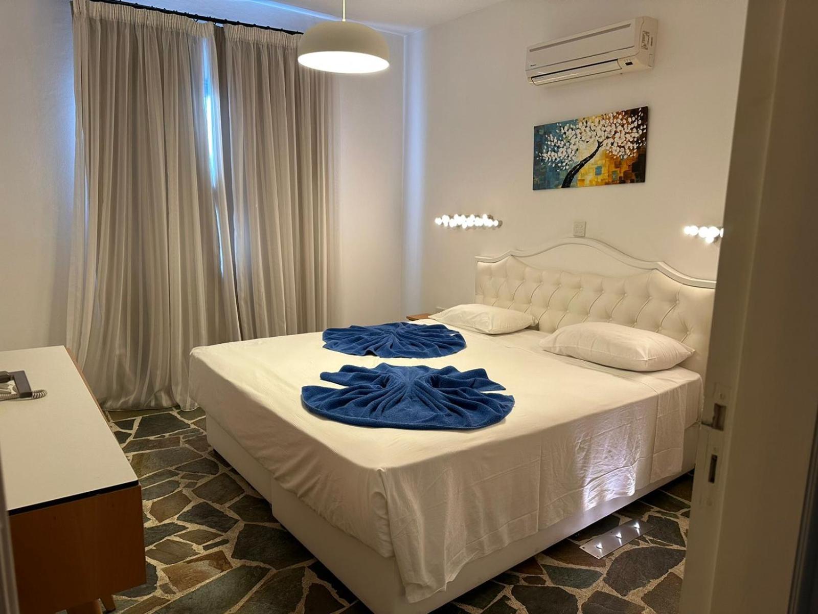 Tasmaria Aparthotel 파포스 외부 사진