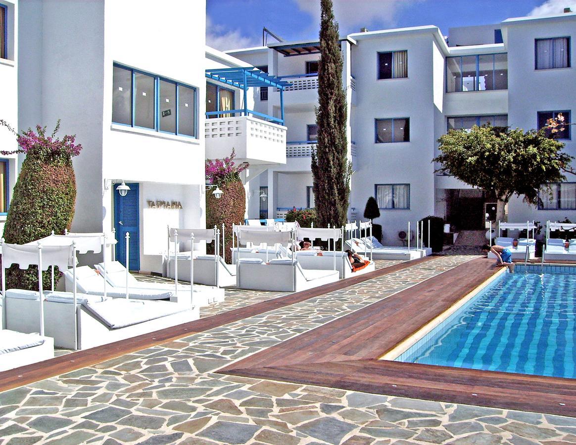 Tasmaria Aparthotel 파포스 외부 사진