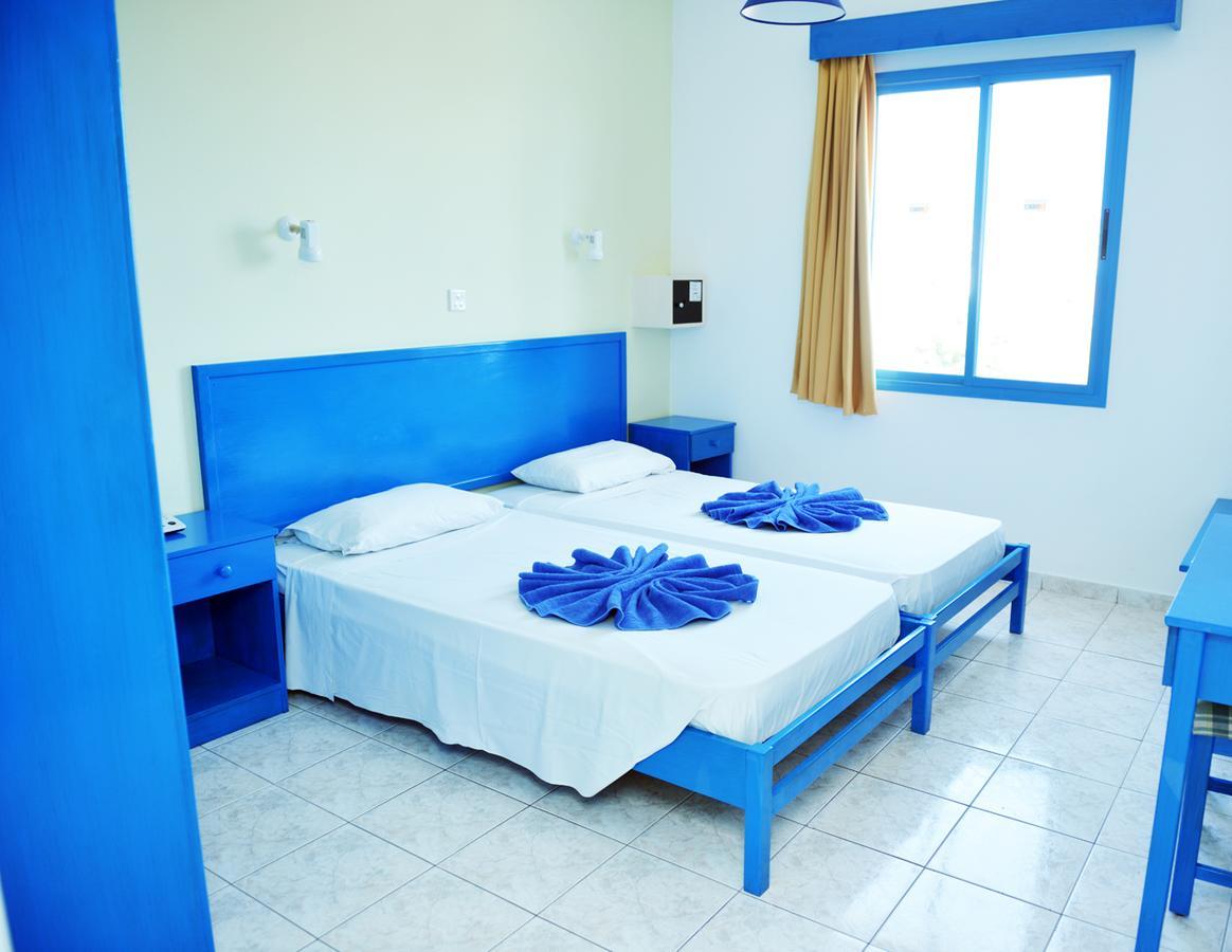 Tasmaria Aparthotel 파포스 외부 사진