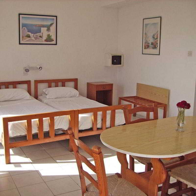 Tasmaria Aparthotel 파포스 외부 사진