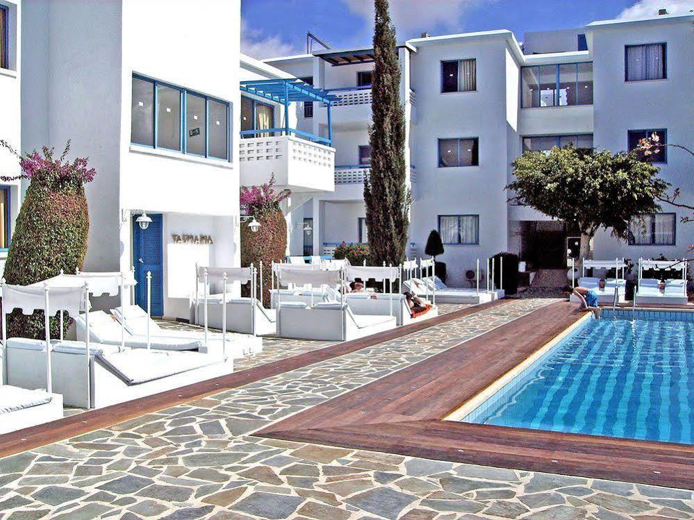 Tasmaria Aparthotel 파포스 외부 사진